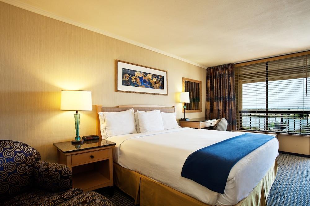 סיסייד Holiday Inn Express At Monterey Bay By Ihg מראה חיצוני תמונה