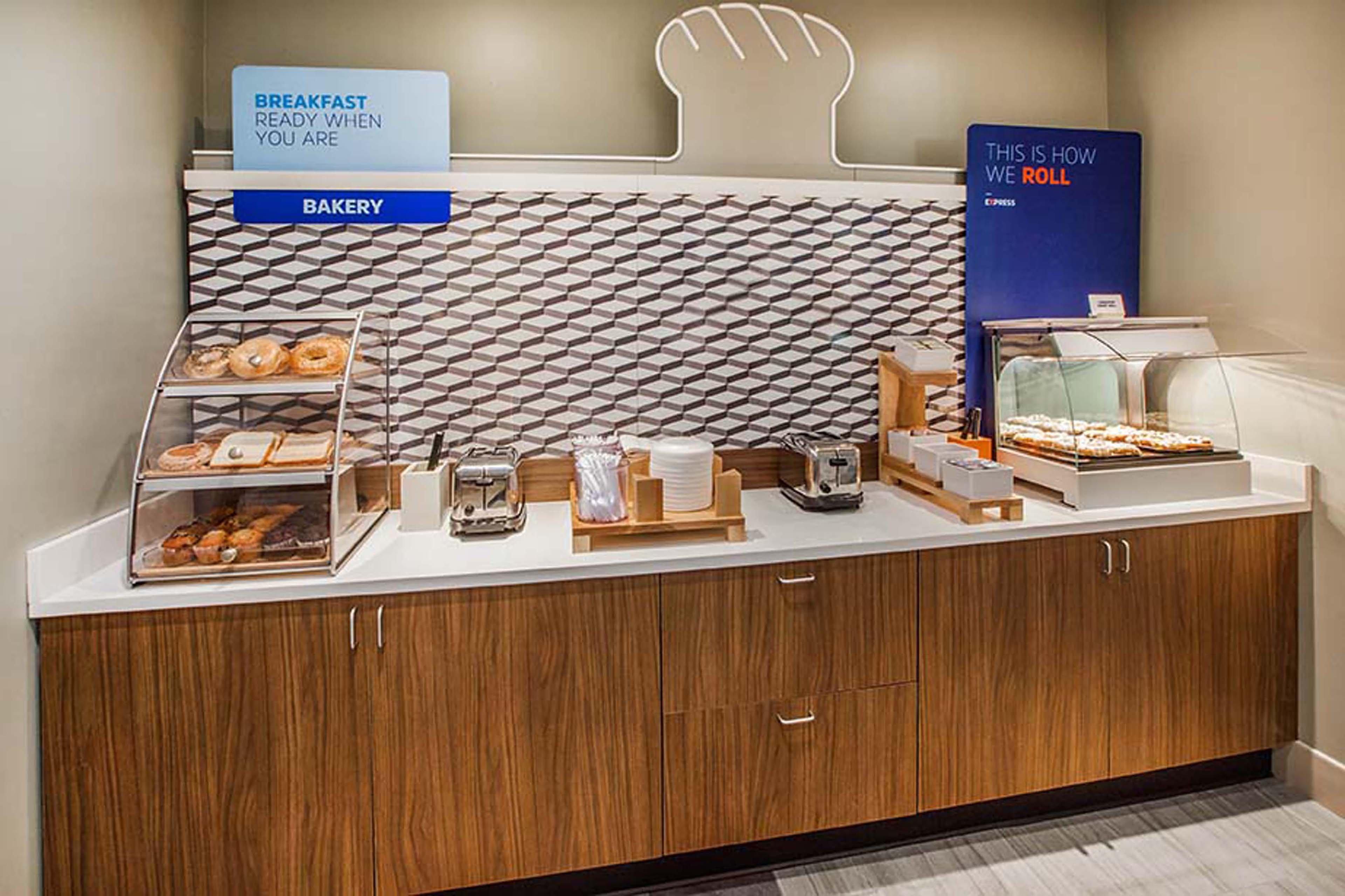 סיסייד Holiday Inn Express At Monterey Bay By Ihg מראה חיצוני תמונה